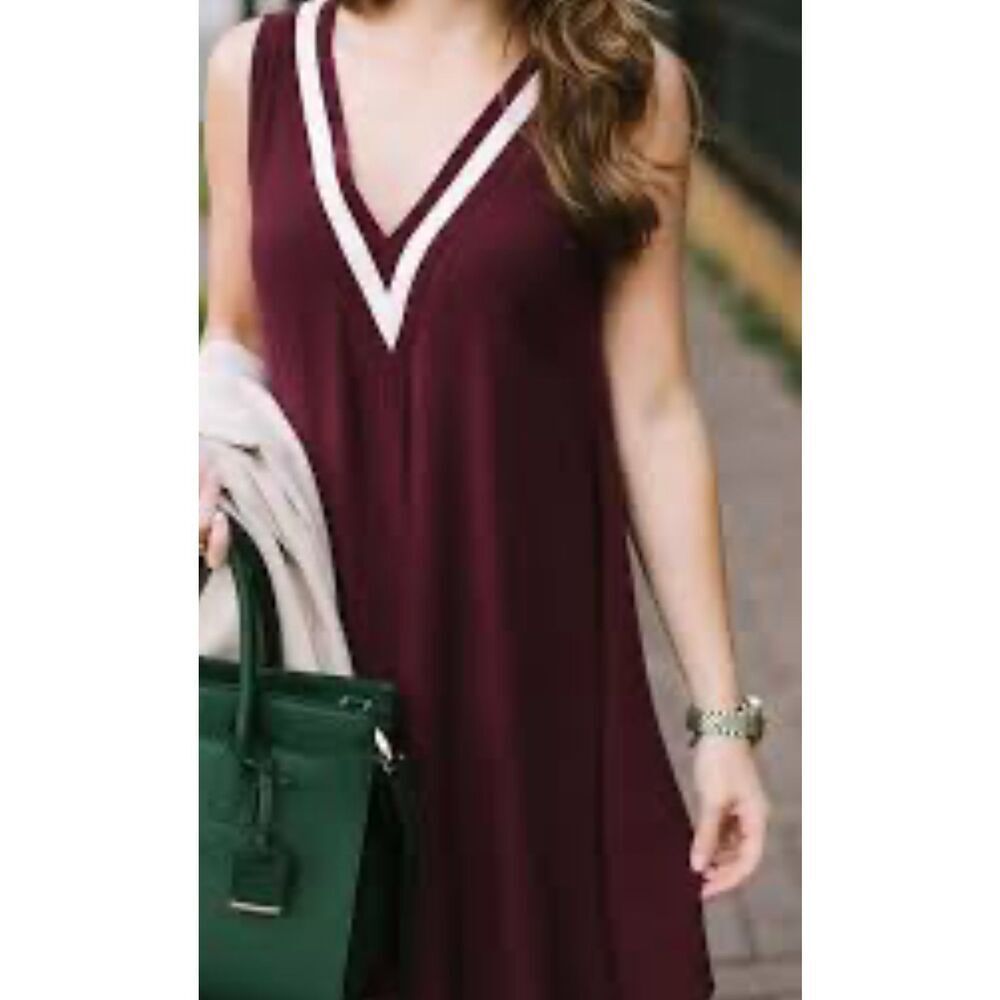 Forever 21 Women’s Burgundy Sleeveless Vneck Dress Mini Size M